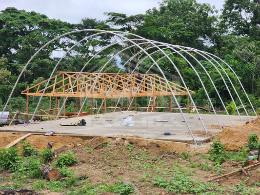 โรงเรือนอบอุ่นเครื่องแห้งพอลิการ์บอเนตที่คุ้มกัน UV ที่แข็งแรง