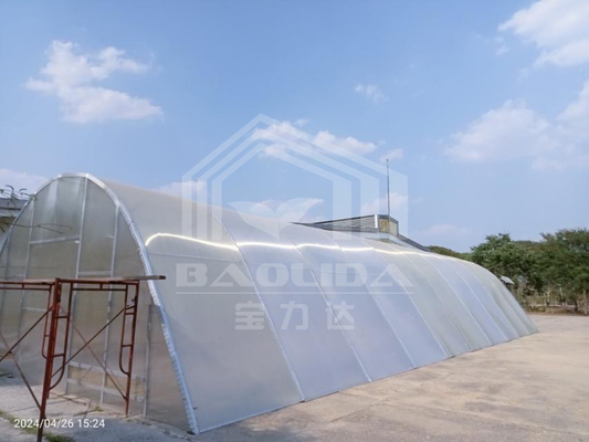 โรงเรือนกระจกแห้งพอลิการ์บอเนตที่คุ้มกัน UV ที่สามารถปรับแต่งได้ ด้วยการประกอบง่ายและสเปนปรับได้